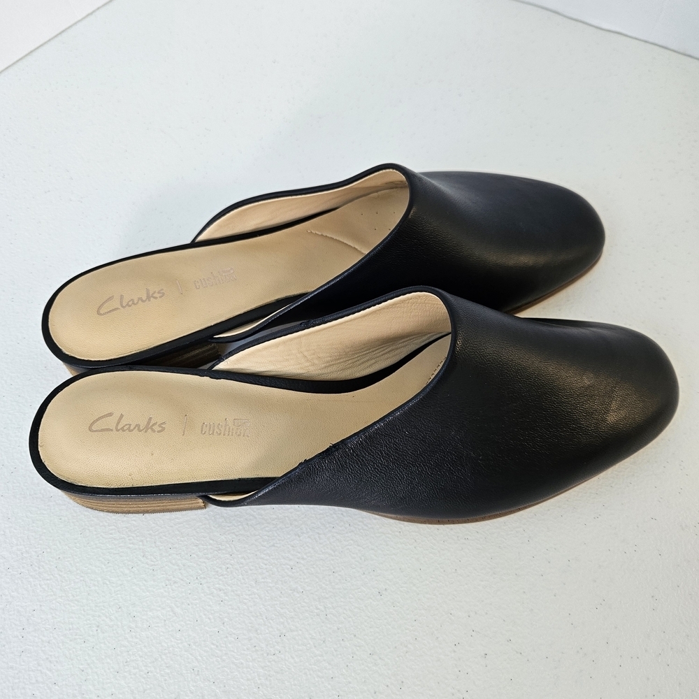 Clarks Pure Blush Black Leather Mules Womens 8.5 Classic Minimalist Comfort - Picture 3 of 11